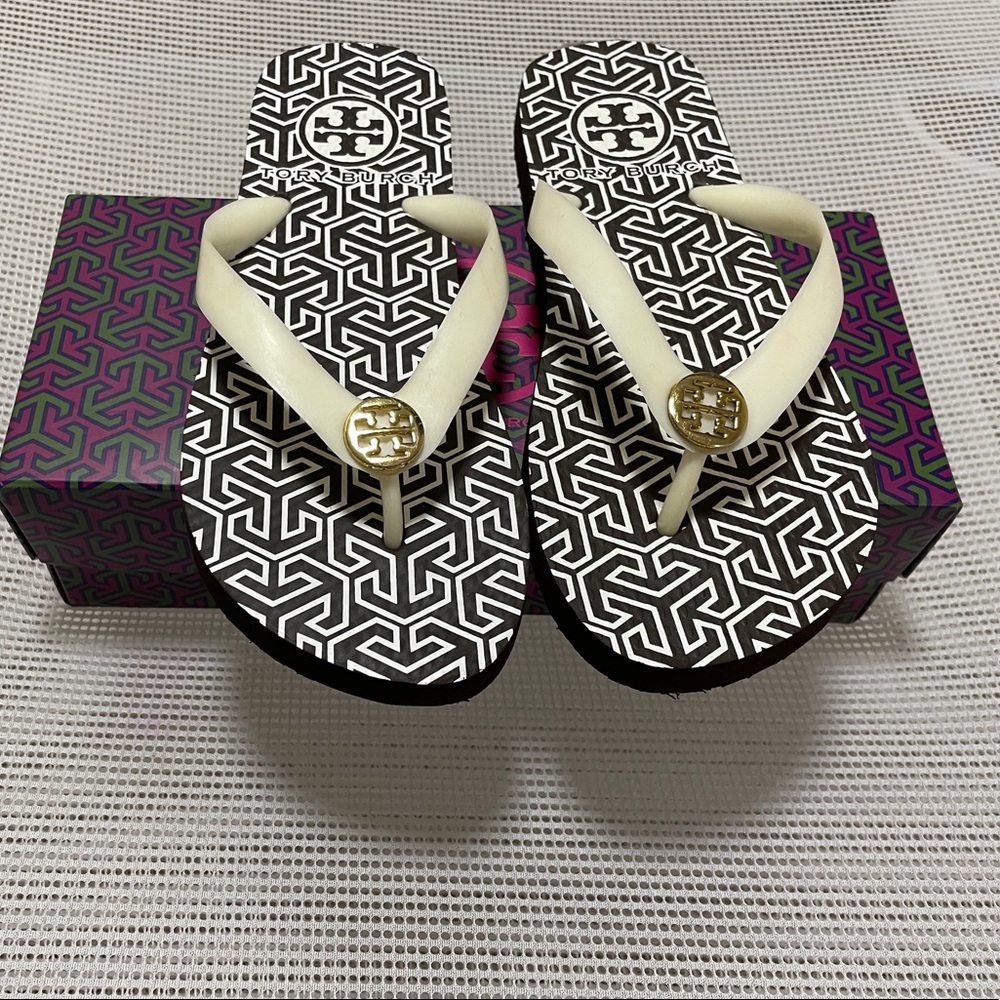 Tory Burch Flip Flops - Brown and White